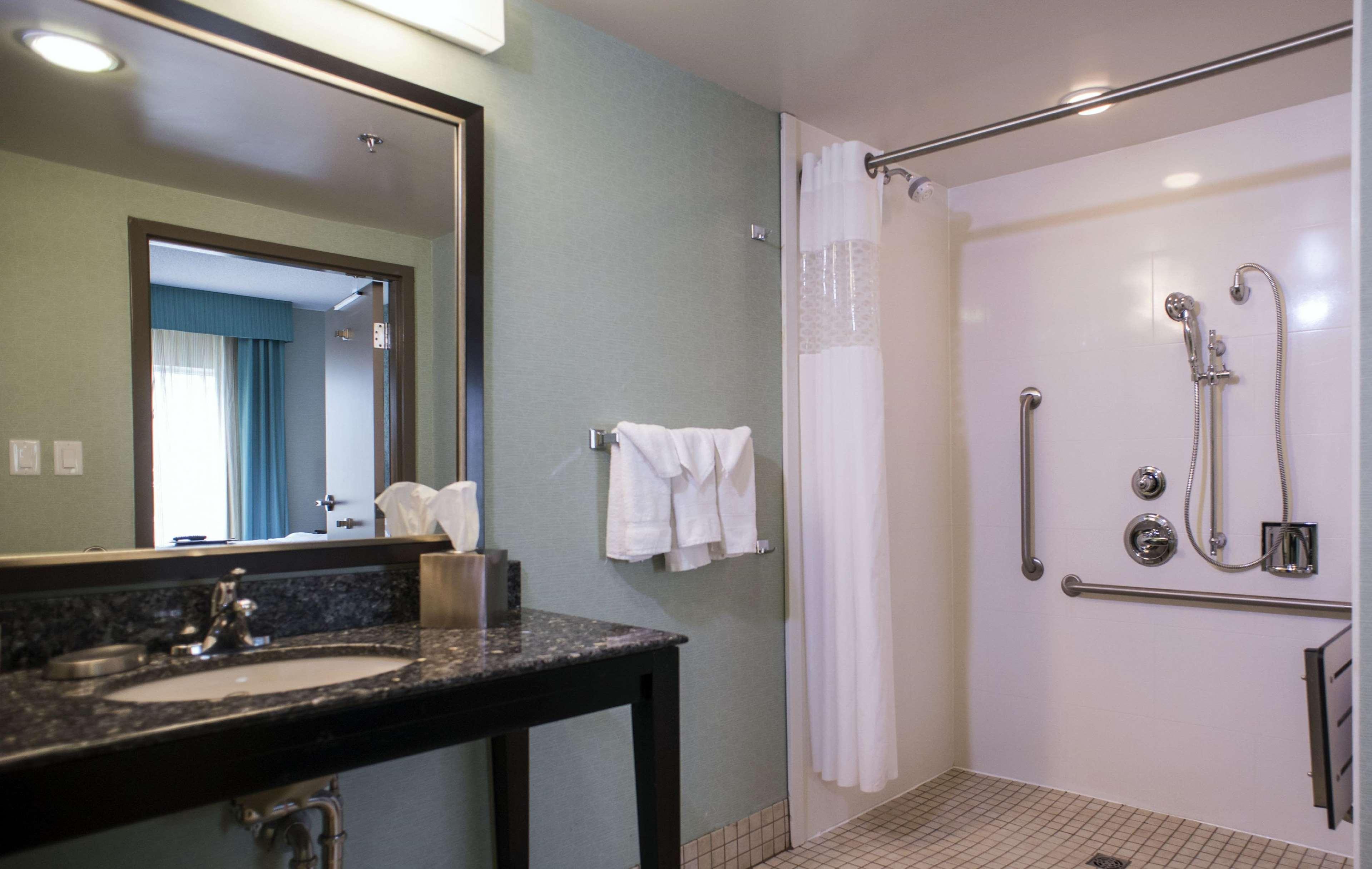Hampton Inn & Suites By Hilton St. John'S Airport Exteriér fotografie
