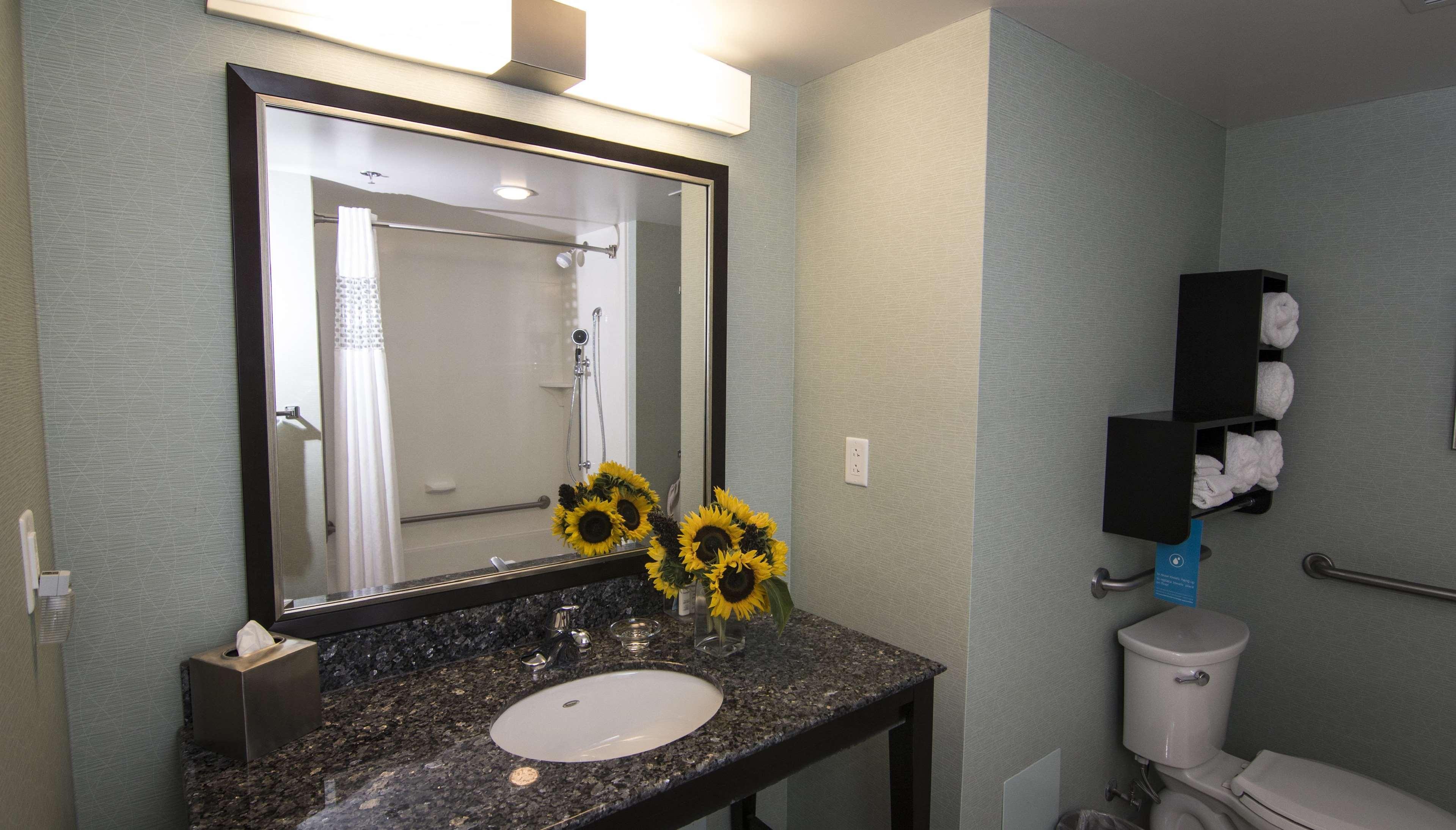 Hampton Inn & Suites By Hilton St. John'S Airport Exteriér fotografie