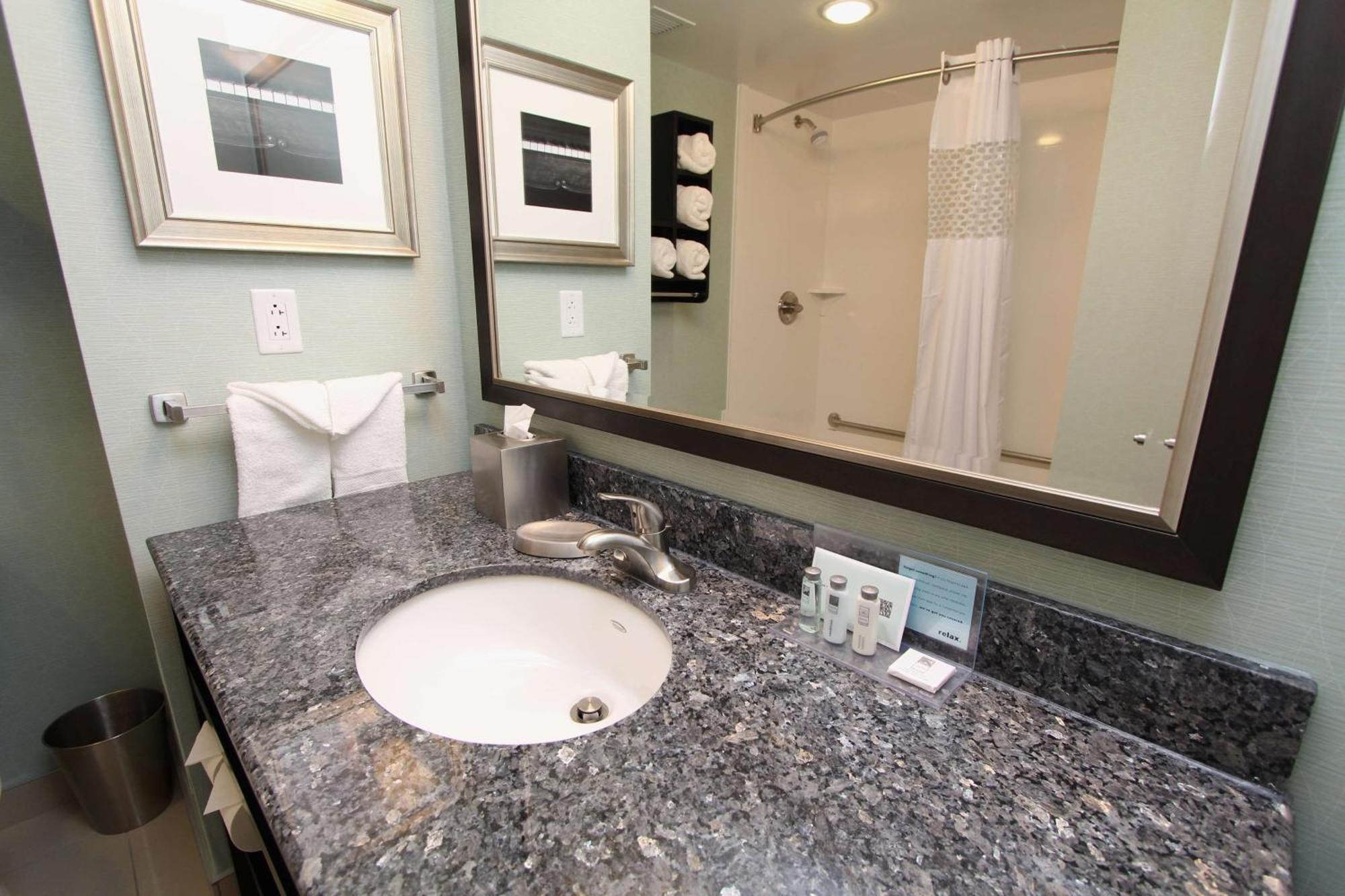 Hampton Inn & Suites By Hilton St. John'S Airport Exteriér fotografie
