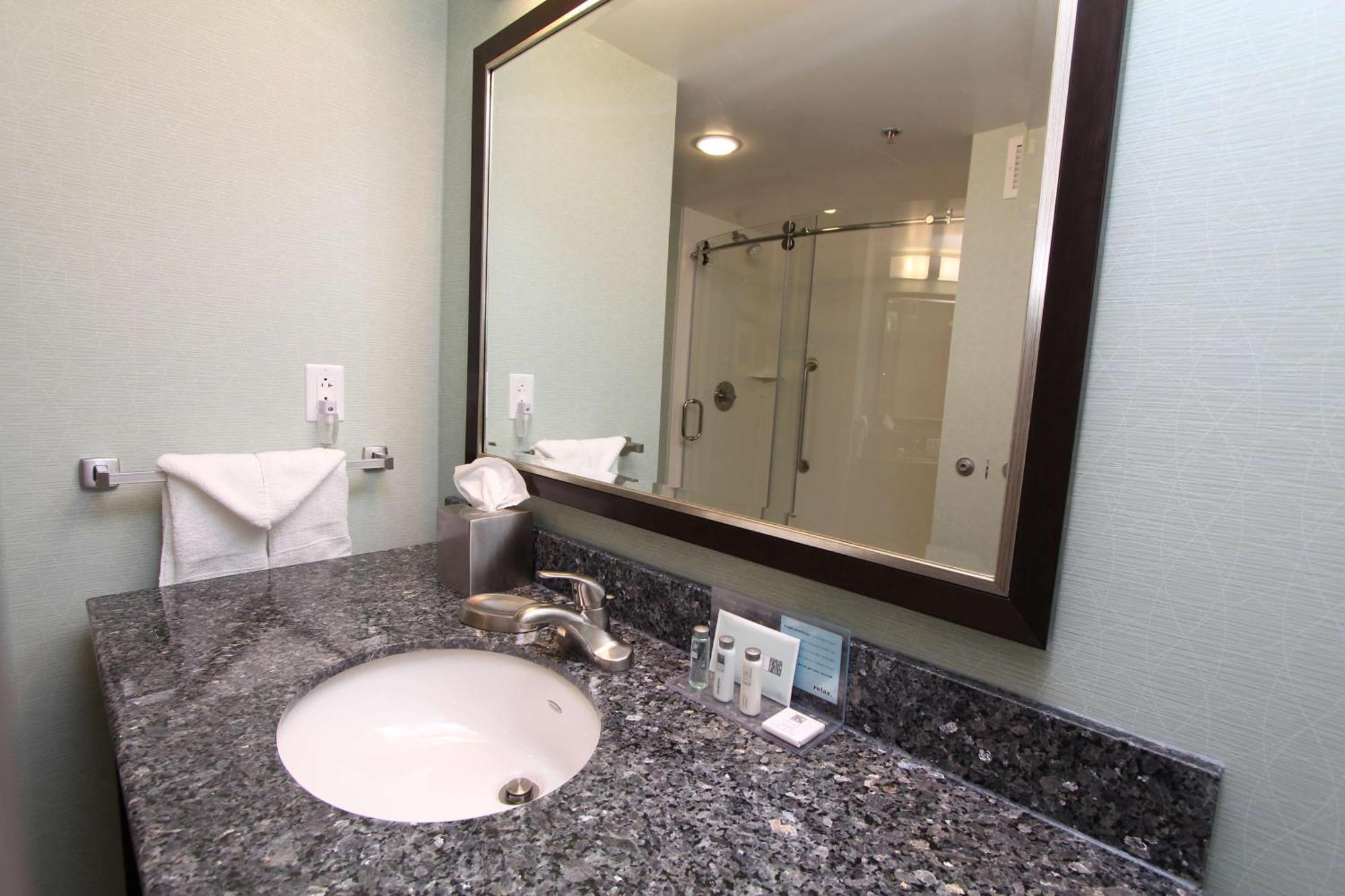 Hampton Inn & Suites By Hilton St. John'S Airport Exteriér fotografie